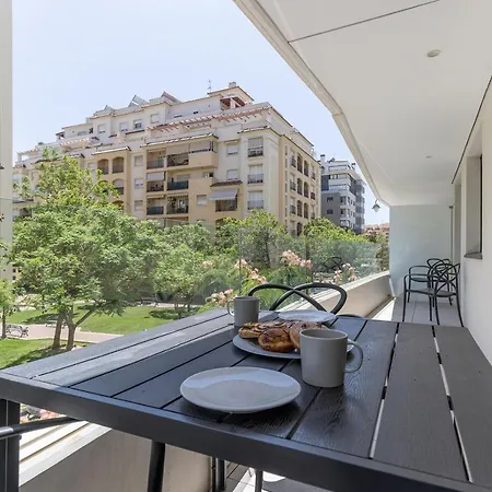 Stylish 2 Bedroom In Old Town דירה