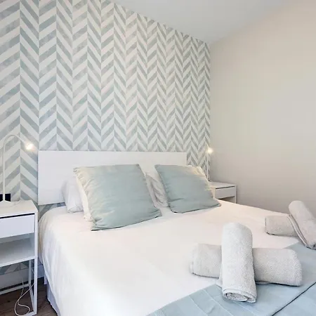 דירה Stylish 2 Bedroom In Old Town אסטפונה