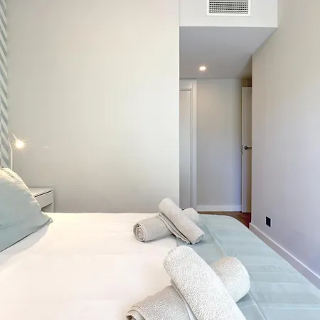 דירה Stylish 2 Bedroom In Old Town אסטפונה