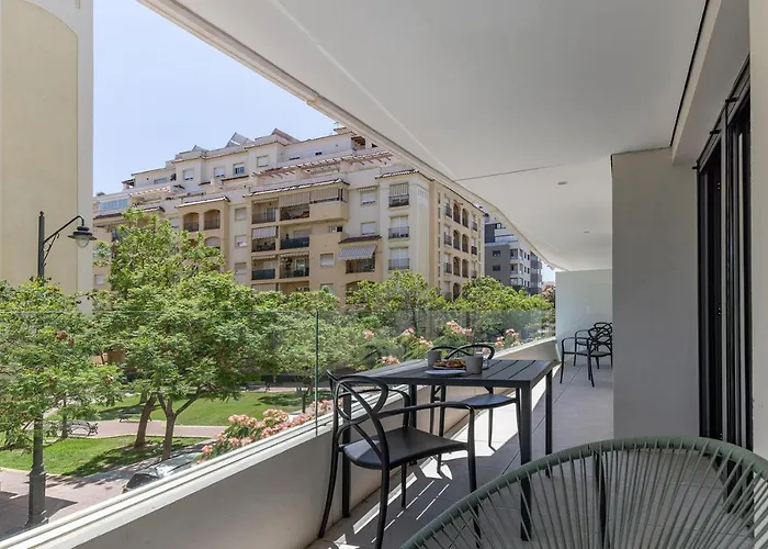 Stylish 2 Bedroom In Old Town *