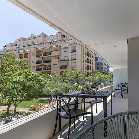 Stylish 2 Bedroom In Old Town *