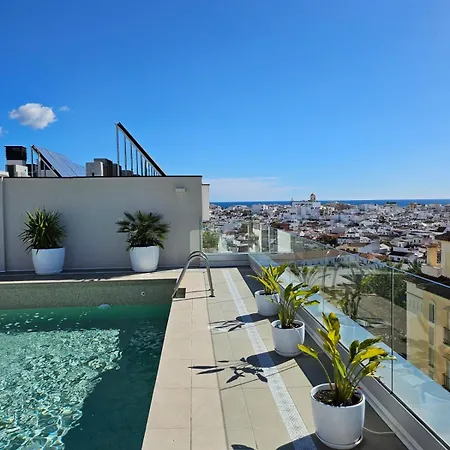 Stylish 2 Bedroom In Old Town *