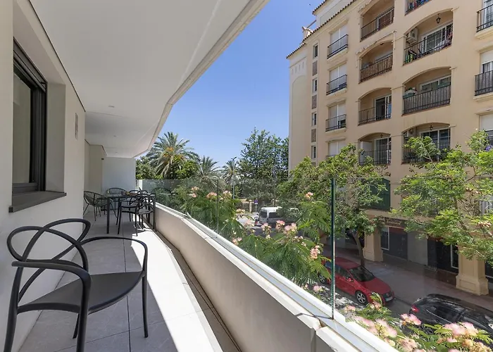 Stylish 2 Bedroom In Old Town