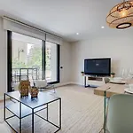 Stylish 2 Bedroom In Old Town Διαμέρισμα