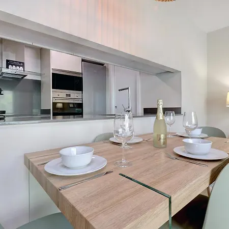 Stylish 2 Bedroom In Old Town * Estepona