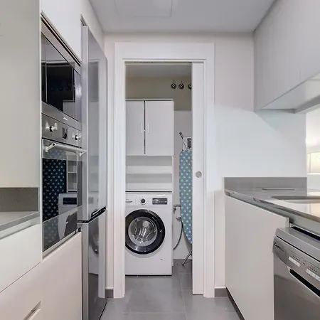 Stylish 2 Bedroom In Old Town Estepona