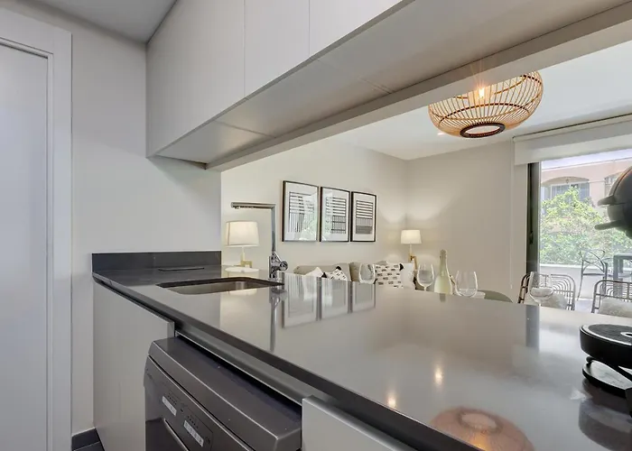 דירה Stylish 2 Bedroom In Old Town אסטפונה